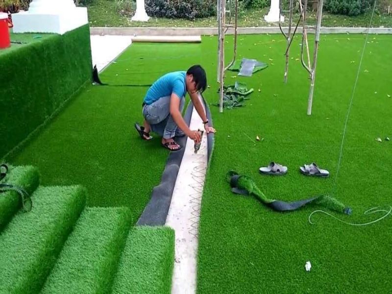 Quá trình thi công cỏ nhân tạo sân golf khá đơn giản và nhanh chóng