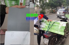 Mua sỉ buôn sàn nhựa bóc dán/ tự dán, tự dính giá rẻ ở đâu Hà Nội, TPHCM?